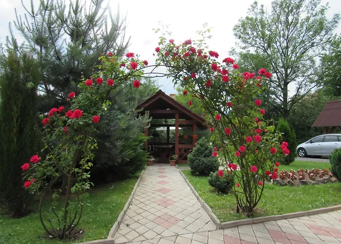 U Neli Гостевой дом 3*